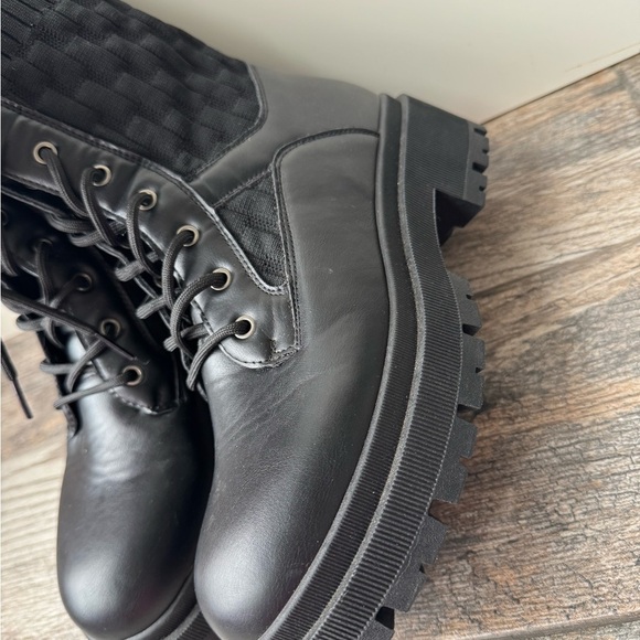 Combat Black Lace-Up Ankle Boots size 8 - Picture 5 of 9